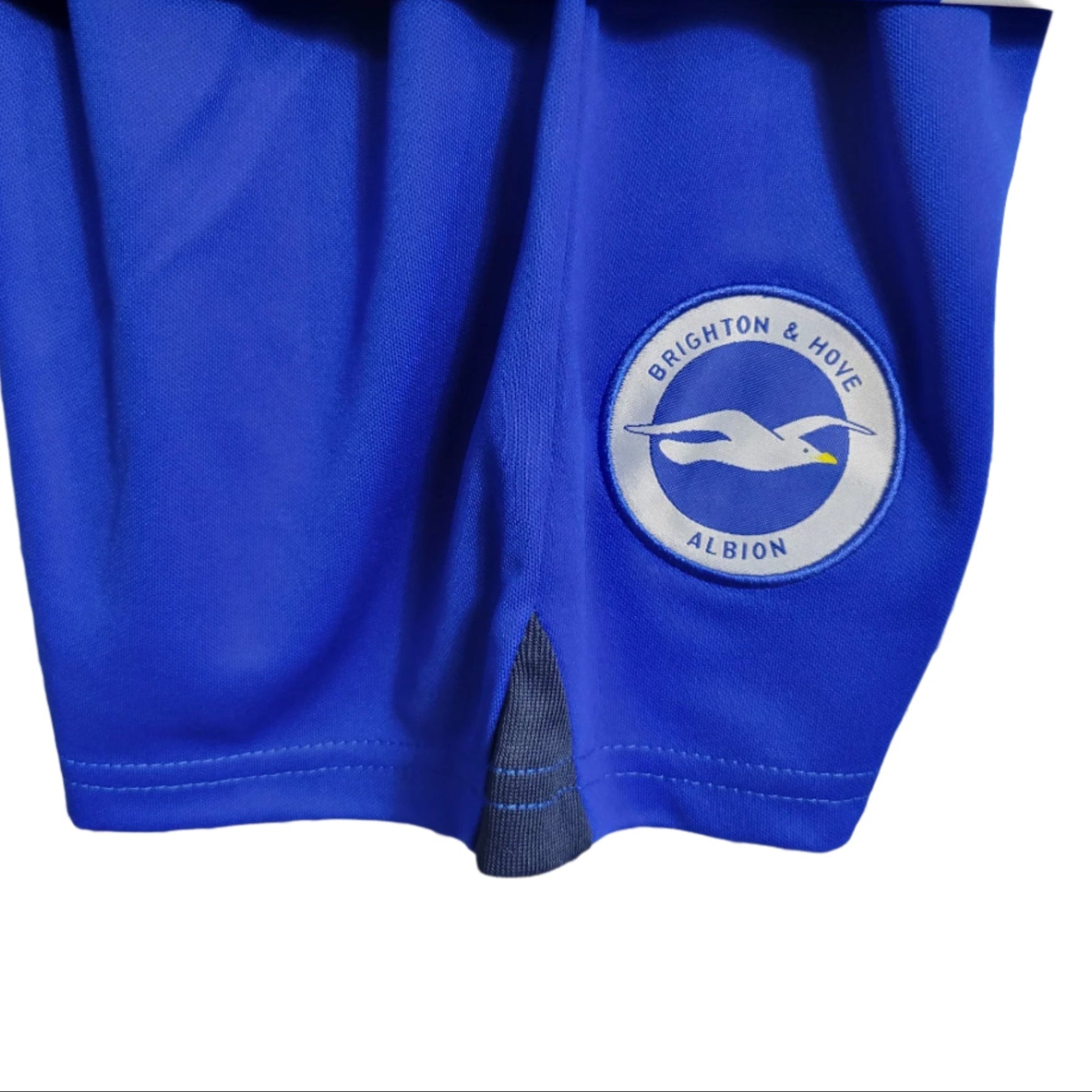 Kit de Criança - Brighton Principal 23/24